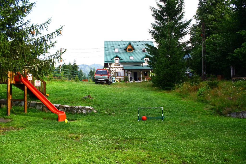 Vila Sucu Hotel Almafatelep Kültér fotó