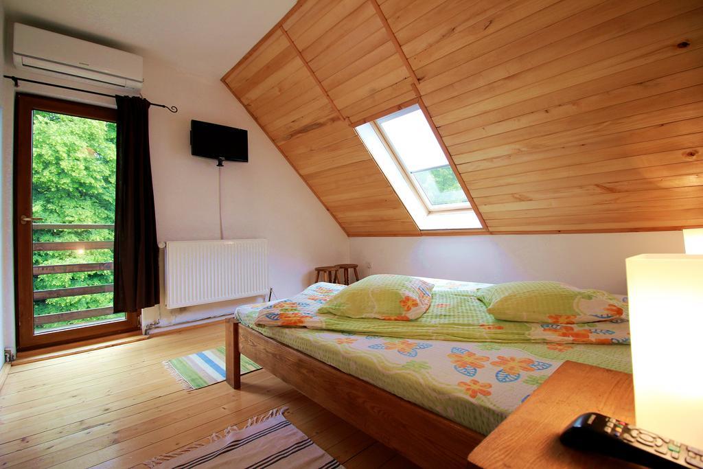 Vila Sucu Hotel Almafatelep Szoba fotó