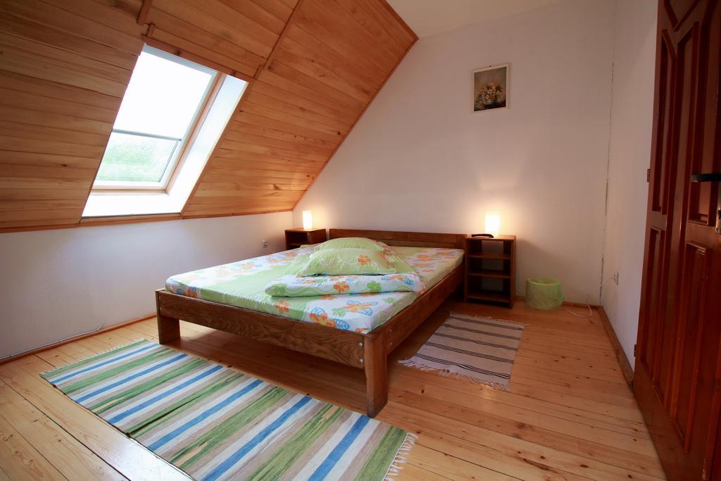 Vila Sucu Hotel Almafatelep Szoba fotó