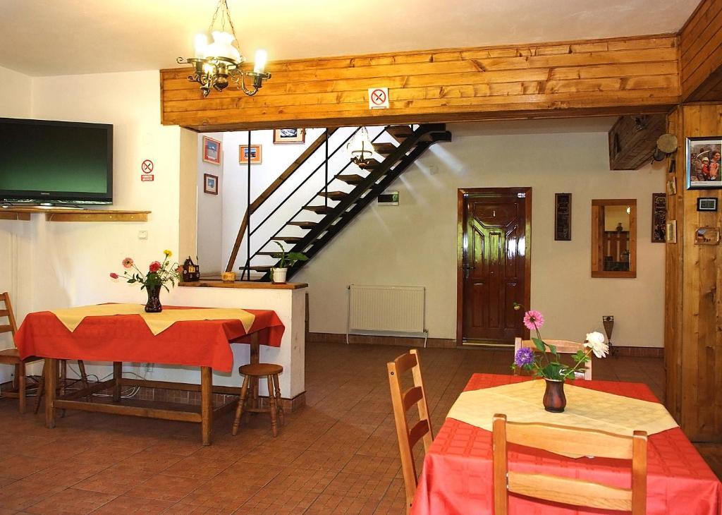 Vila Sucu Hotel Almafatelep Kültér fotó