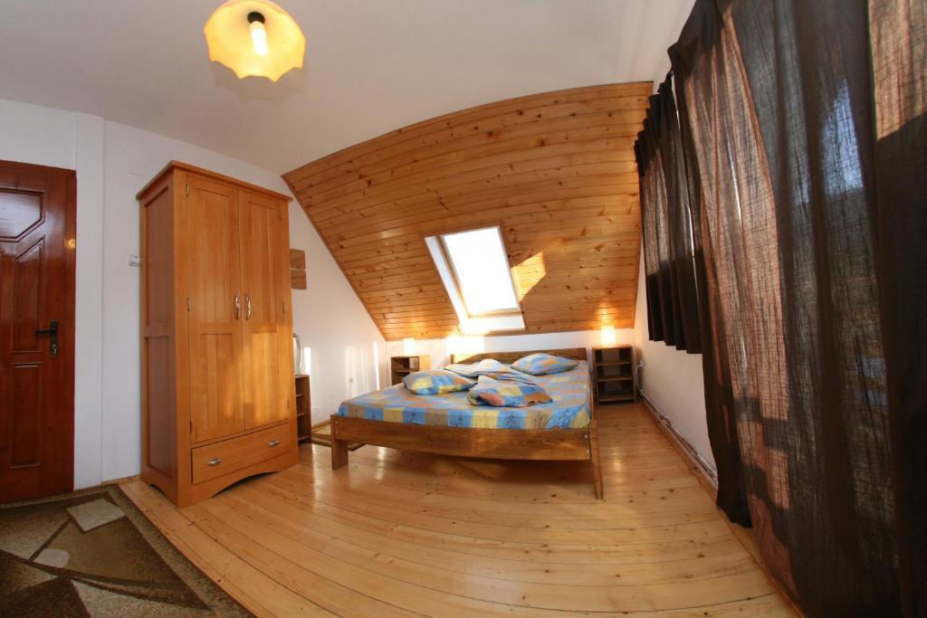 Vila Sucu Hotel Almafatelep Szoba fotó